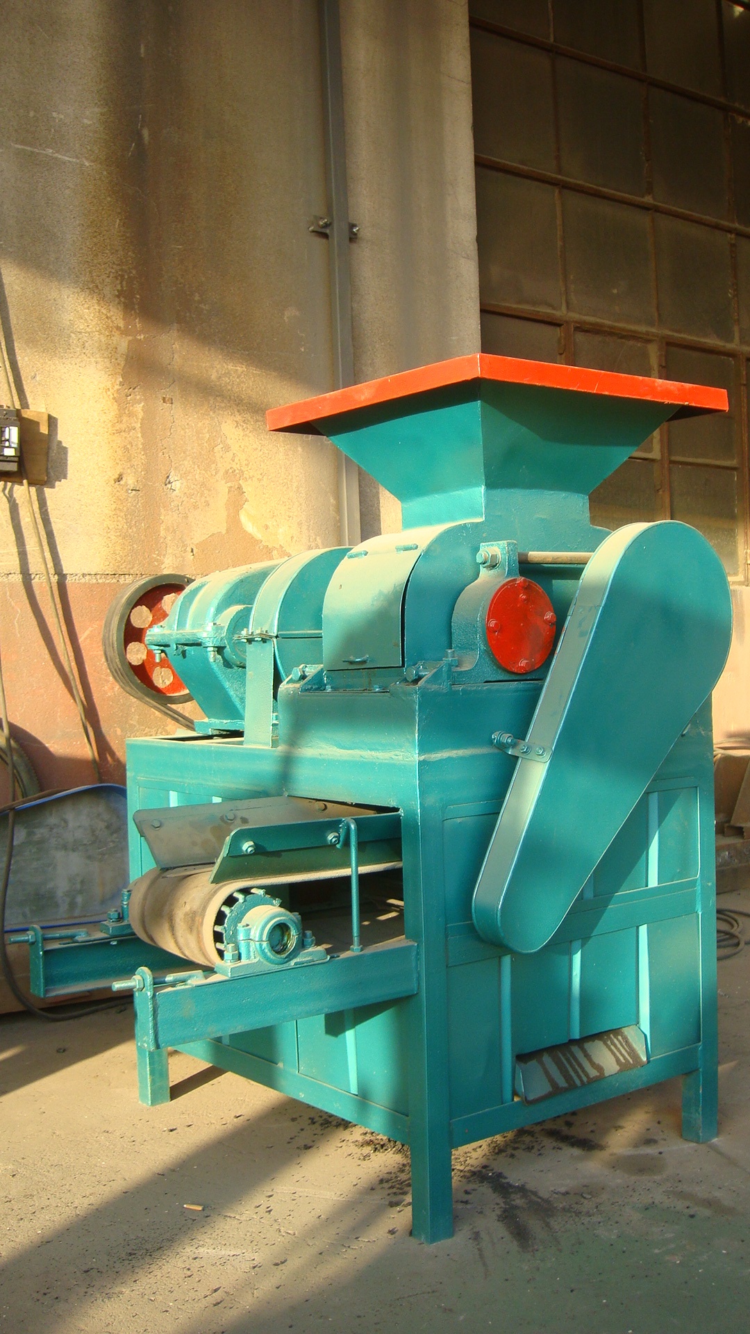 Coal briquette ball press machine coal making machine compressed charcoal machine