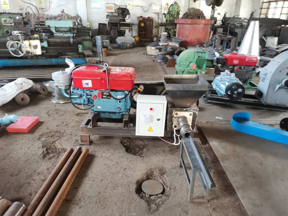 Diesel type biomass briquette machine