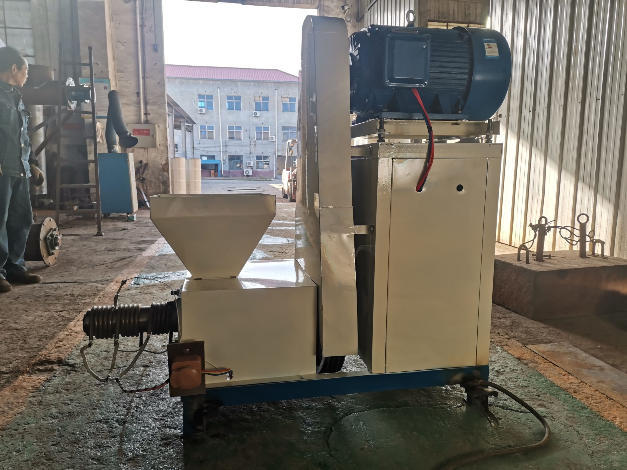 Briquette making machine compressed charcoal