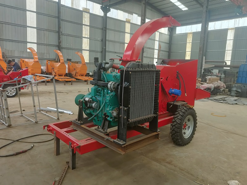 Electric motor wood grinder tree log crusher