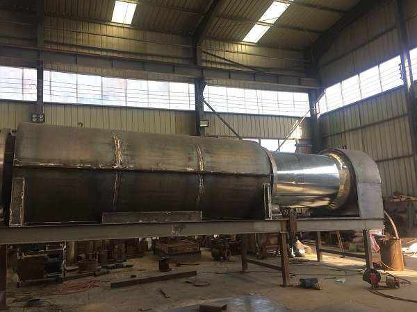 Sawdust coconut-shell charcoal carbonizing furnace