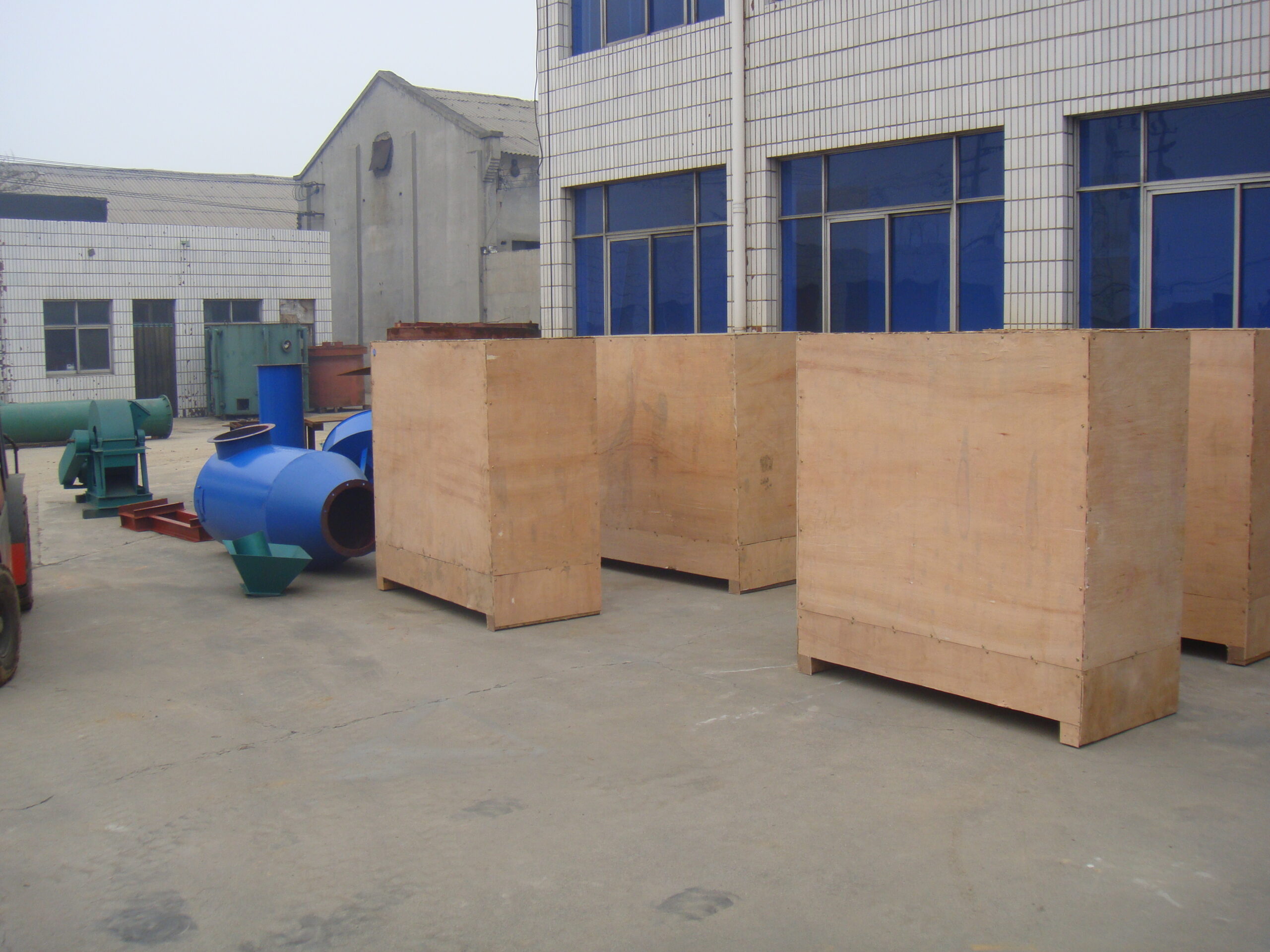 Wood package for briquette machine