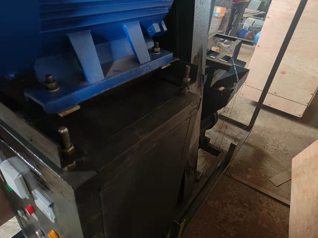 Sawdust Bamboo Biomass Wood Briquette Making Machine