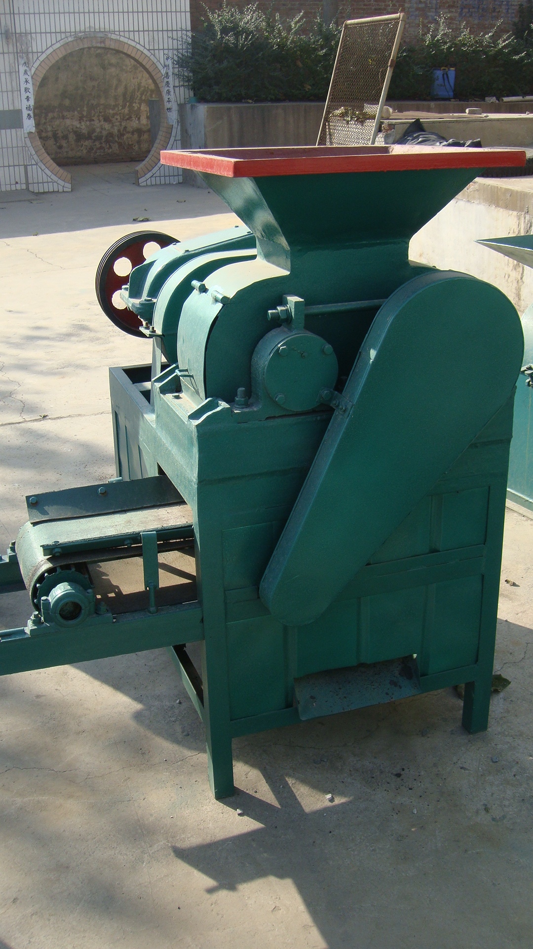 compressed charcoal machine