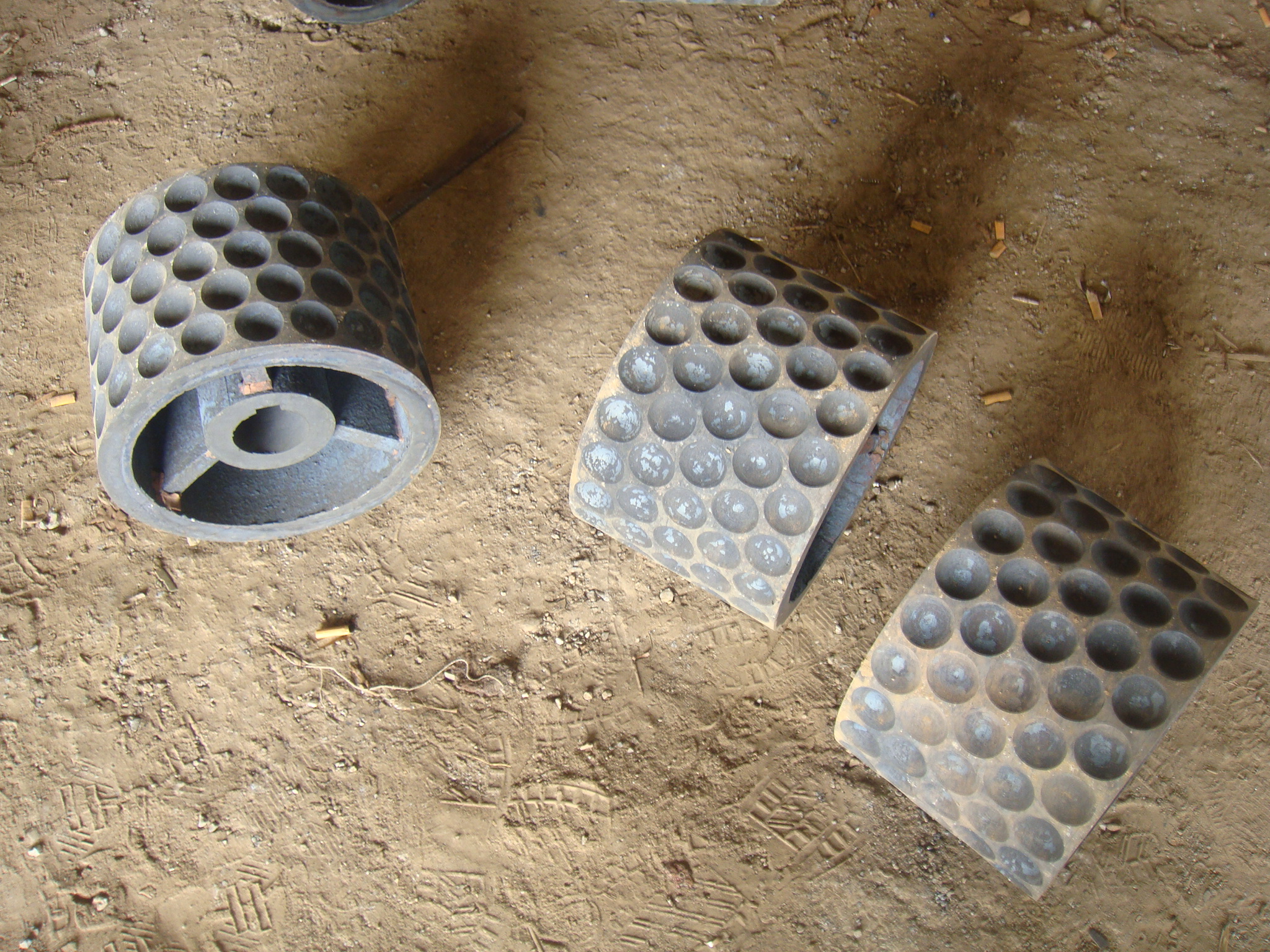 charocal Roll ball Making Machine