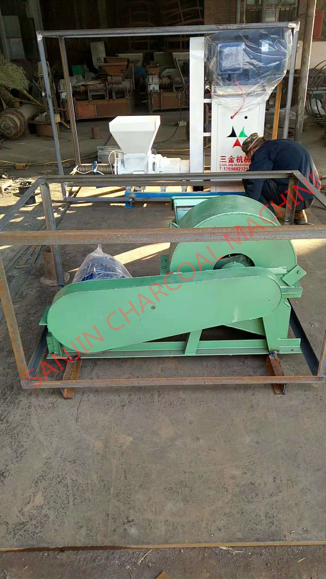 wood sawdust crusher