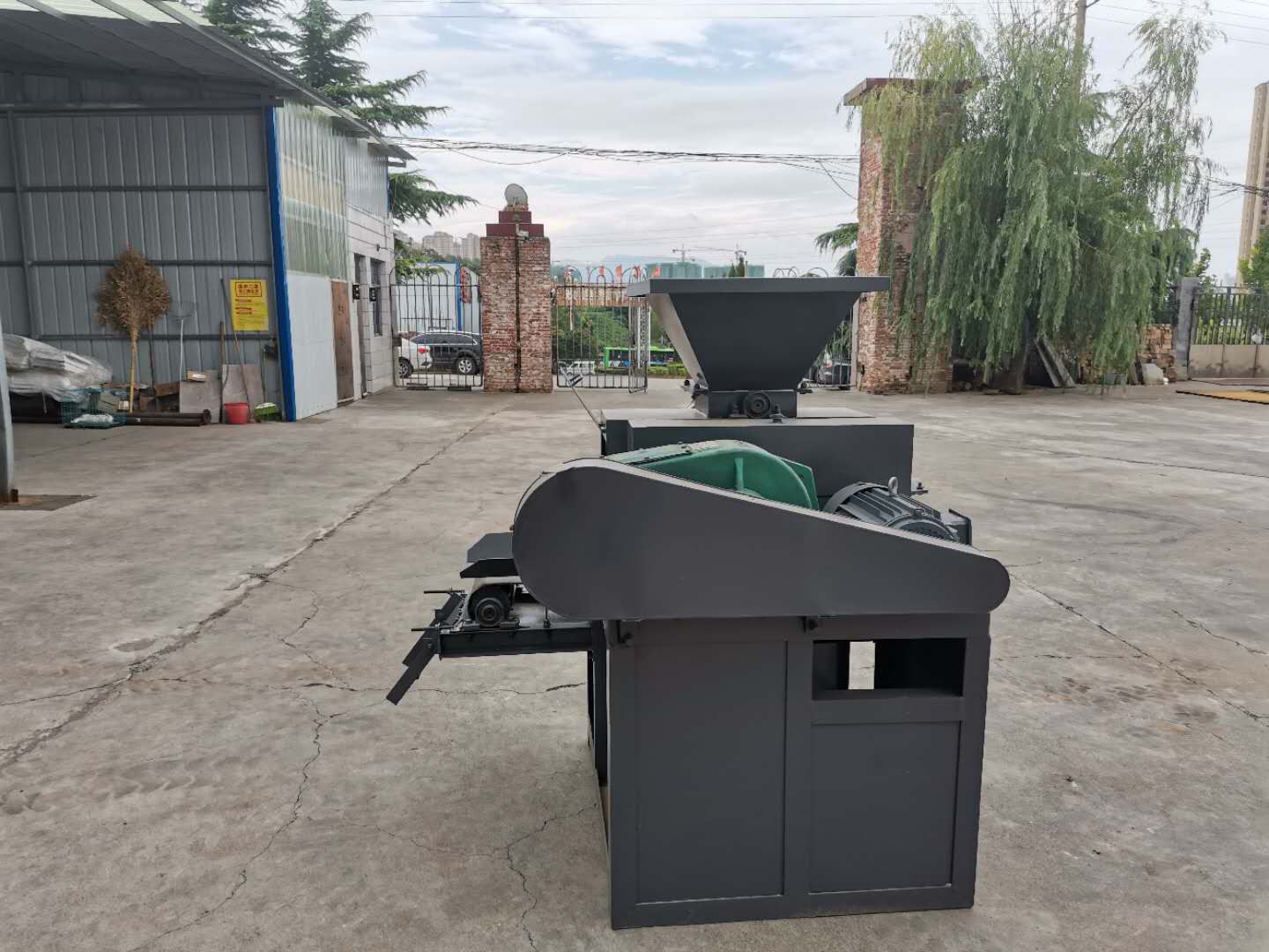BBQ Charcoal briquette making machine