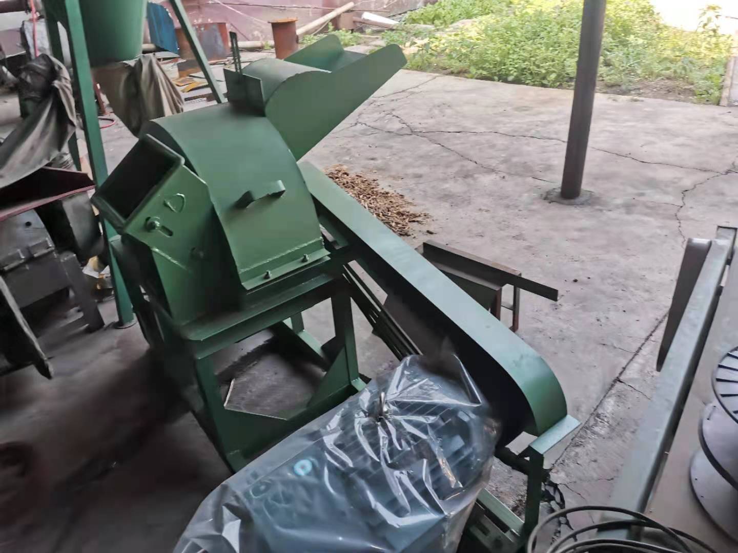 Palm branches Diesel chipper shredder Machine