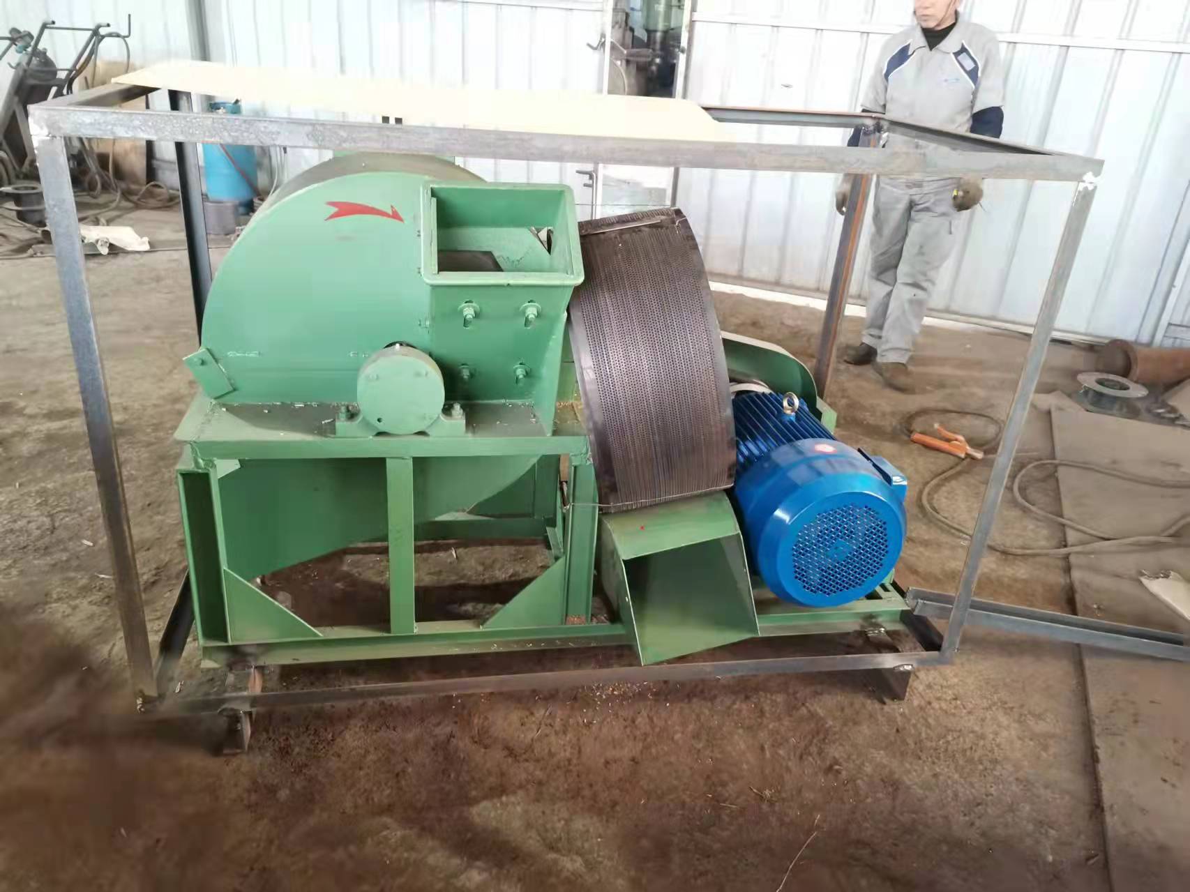 wood sawdust making chipper machine